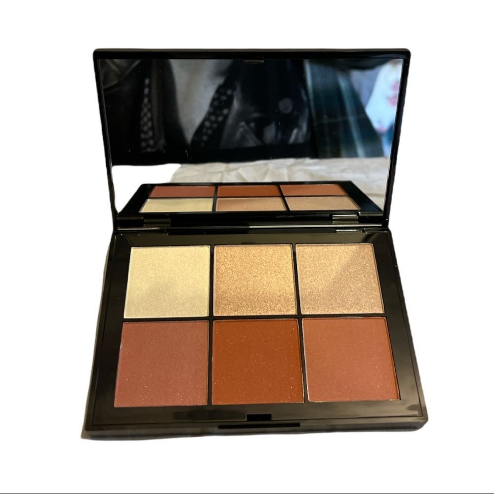 Doucce Posh Powder Palette Blush and Highlighter 6 Colors Full Size New In Box - Picture 3 of 8